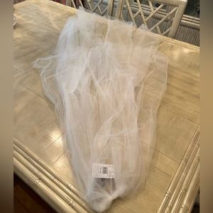 Vera Wang Tulle Walking Veil
